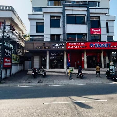 K V Suites Kochi Kültér fotó