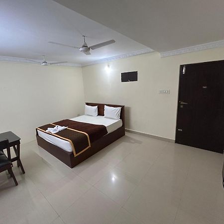 K V Suites Kochi Kültér fotó