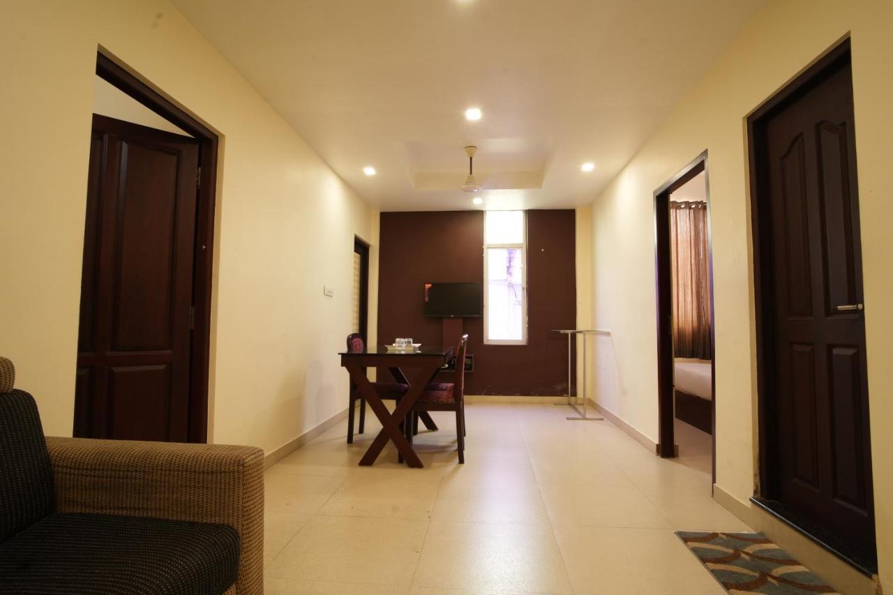 K V Suites Kochi Kültér fotó