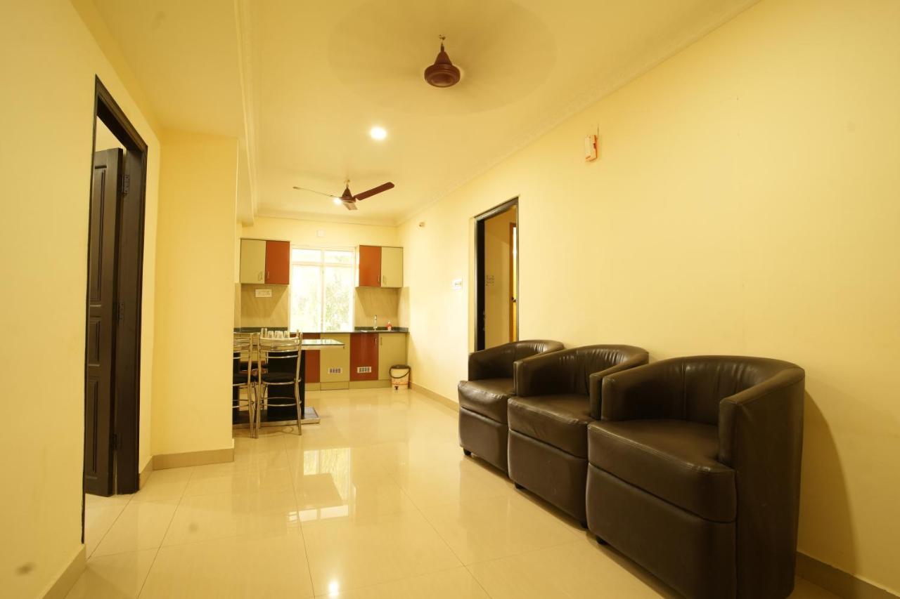 K V Suites Kochi Kültér fotó