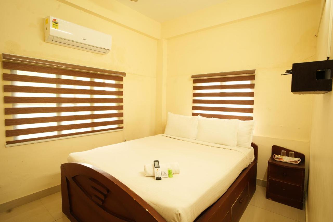 K V Suites Kochi Kültér fotó
