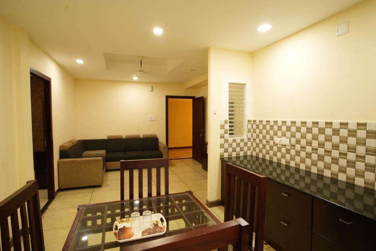 K V Suites Kochi Kültér fotó