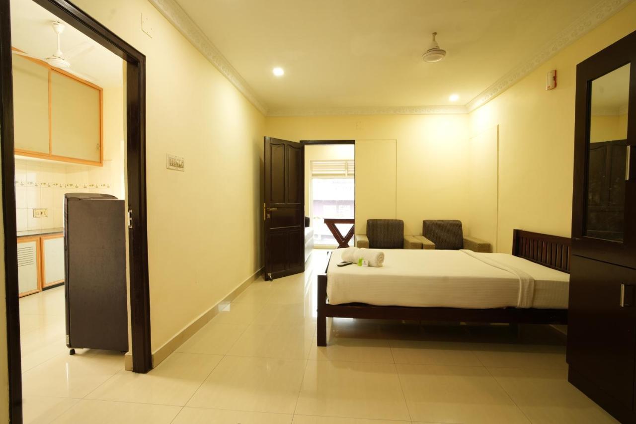 K V Suites Kochi Kültér fotó