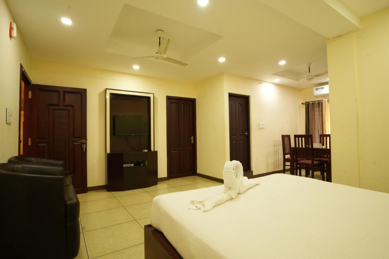 K V Suites Kochi Kültér fotó