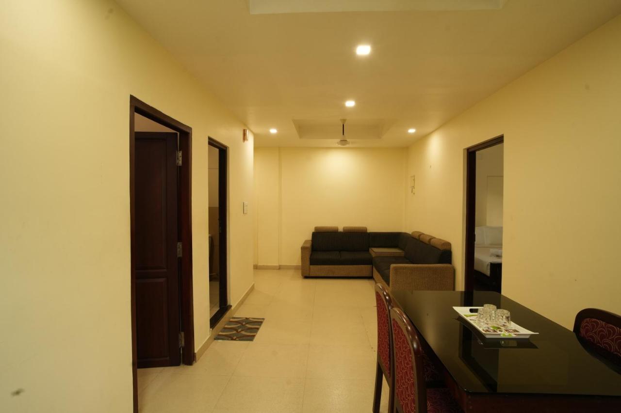 K V Suites Kochi Kültér fotó