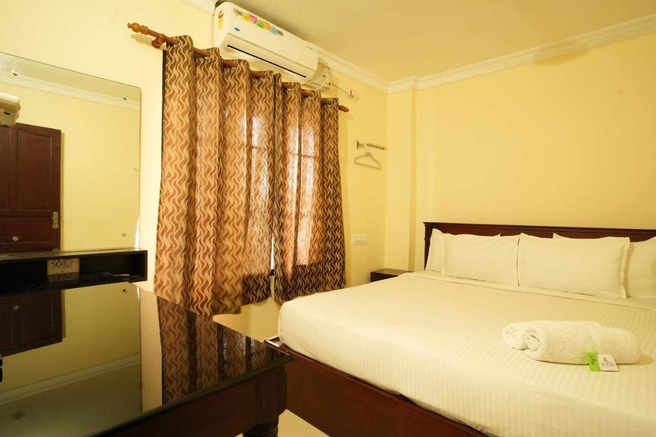 K V Suites Kochi Kültér fotó