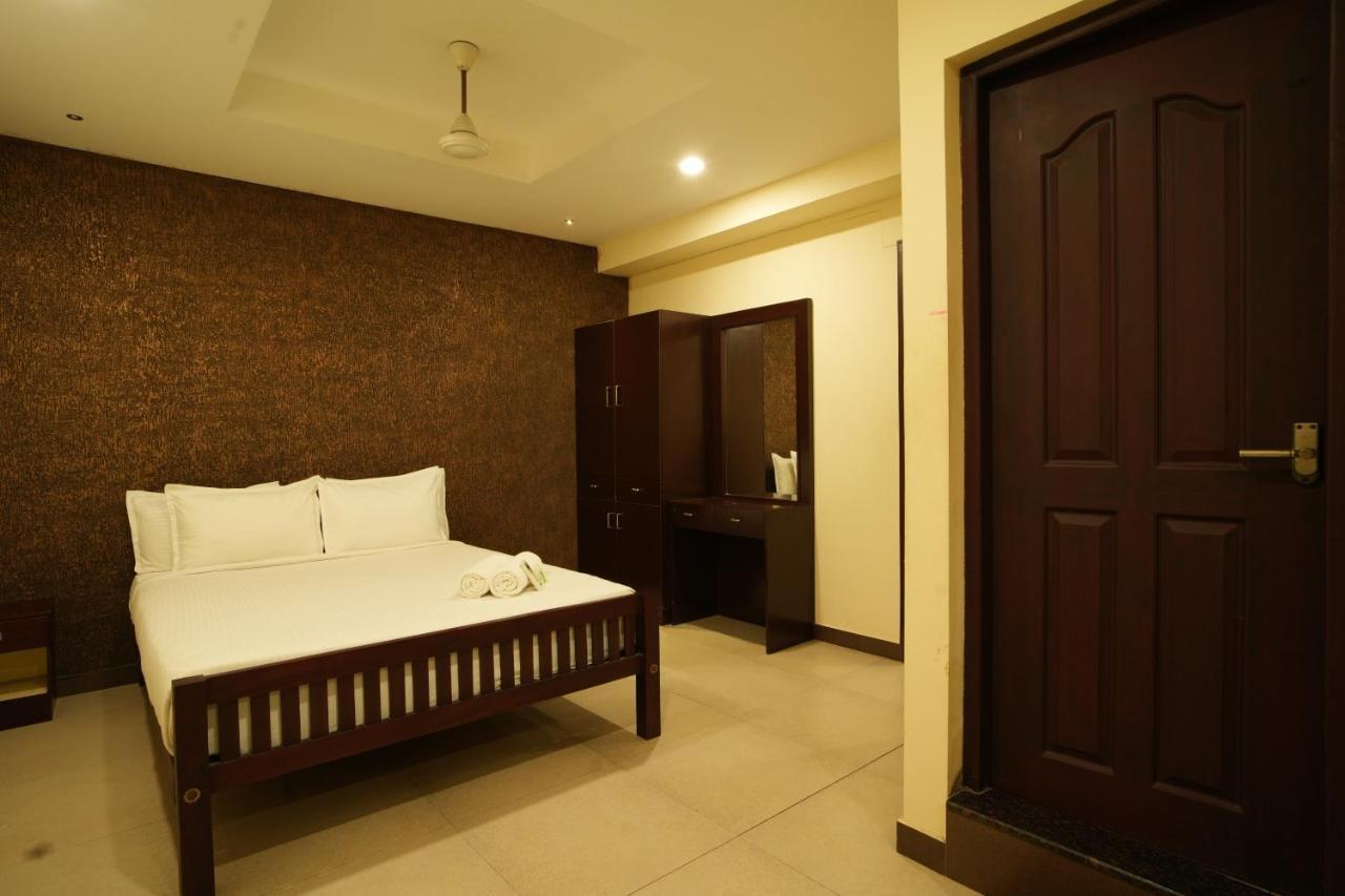 K V Suites Kochi Kültér fotó