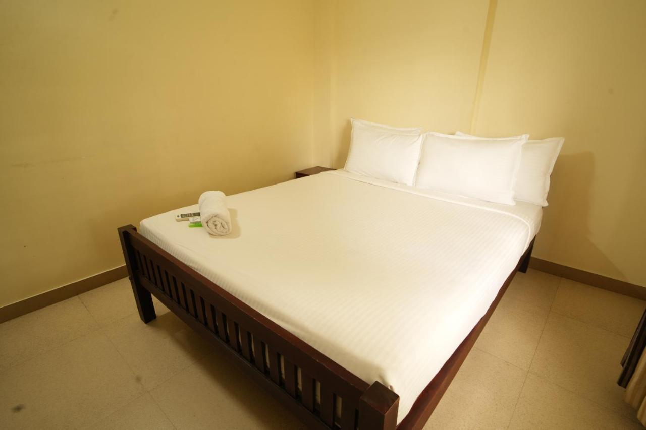 K V Suites Kochi Kültér fotó