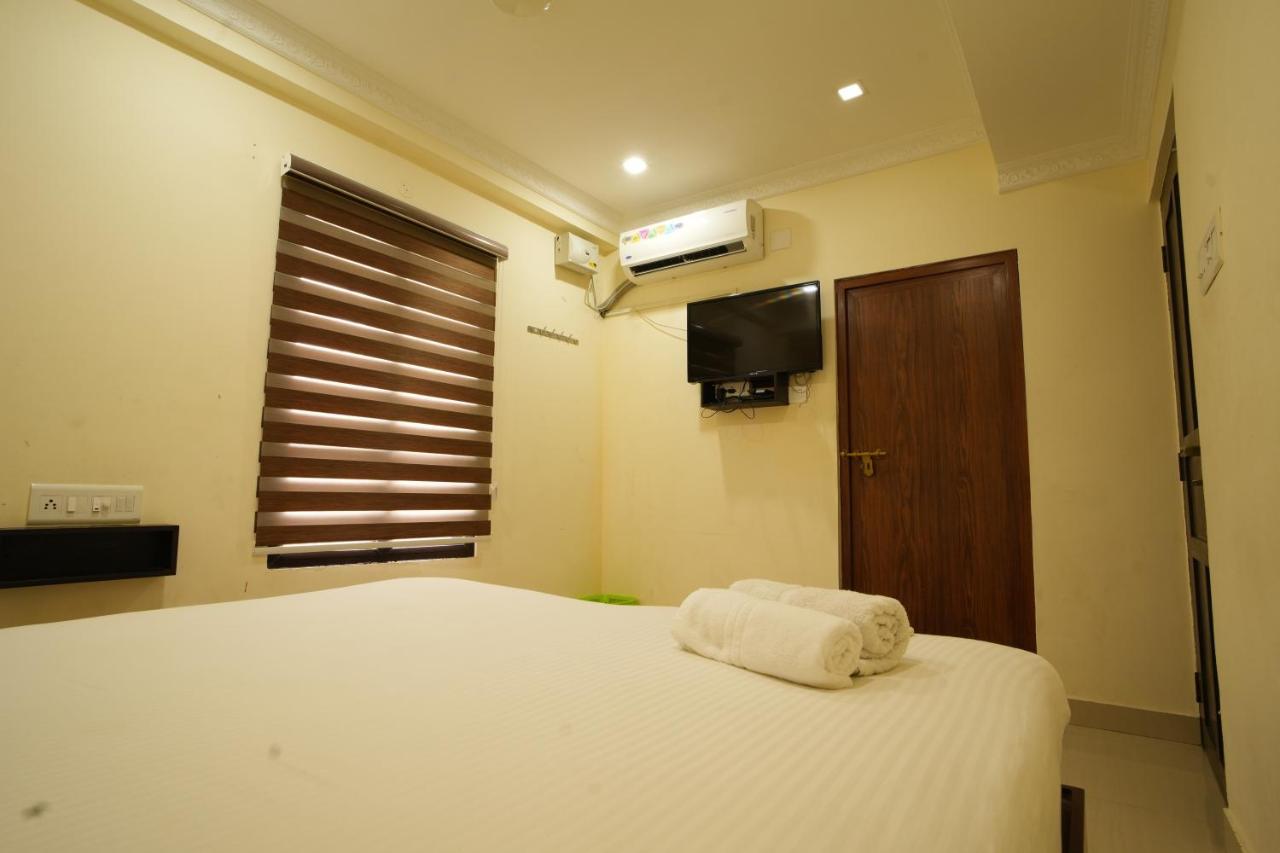 K V Suites Kochi Kültér fotó