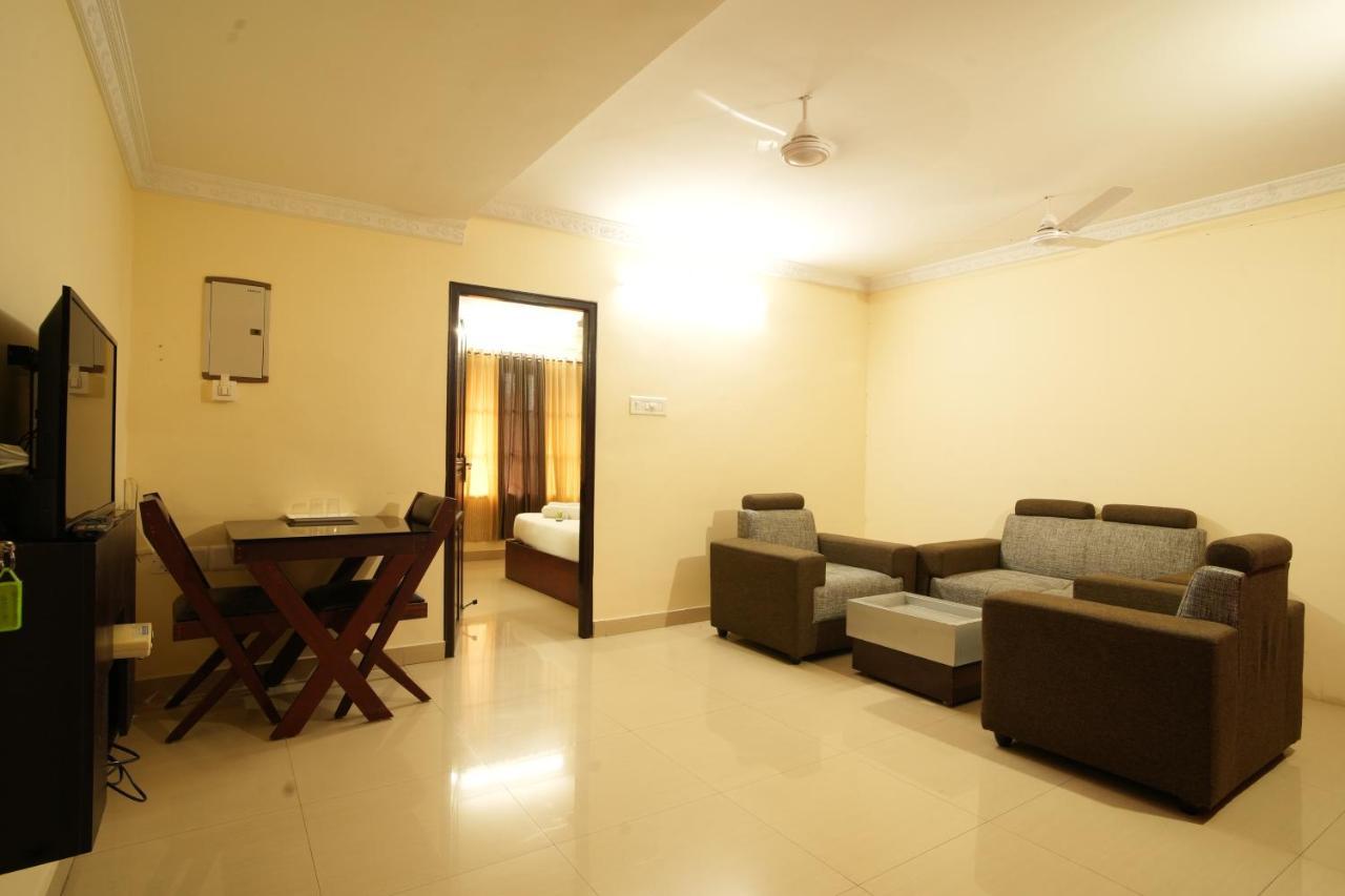 K V Suites Kochi Kültér fotó