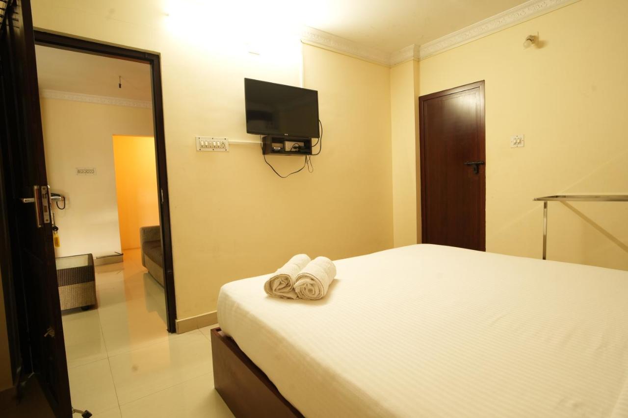 K V Suites Kochi Kültér fotó
