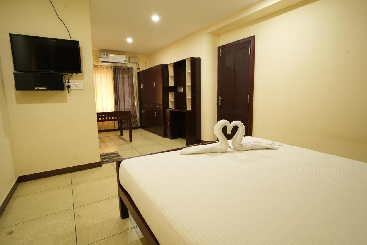 K V Suites Kochi Kültér fotó