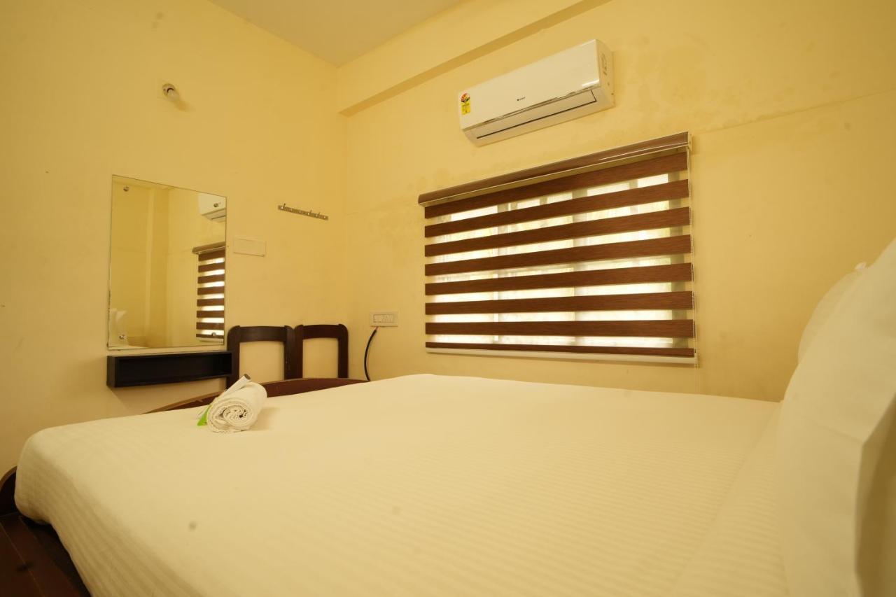K V Suites Kochi Kültér fotó