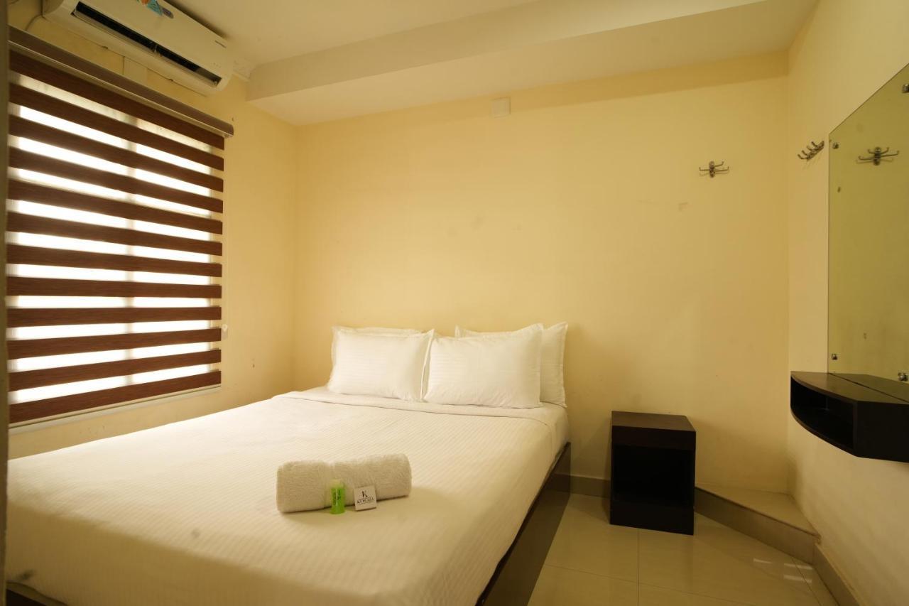 K V Suites Kochi Kültér fotó