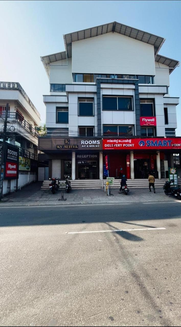 K V Suites Kochi Kültér fotó