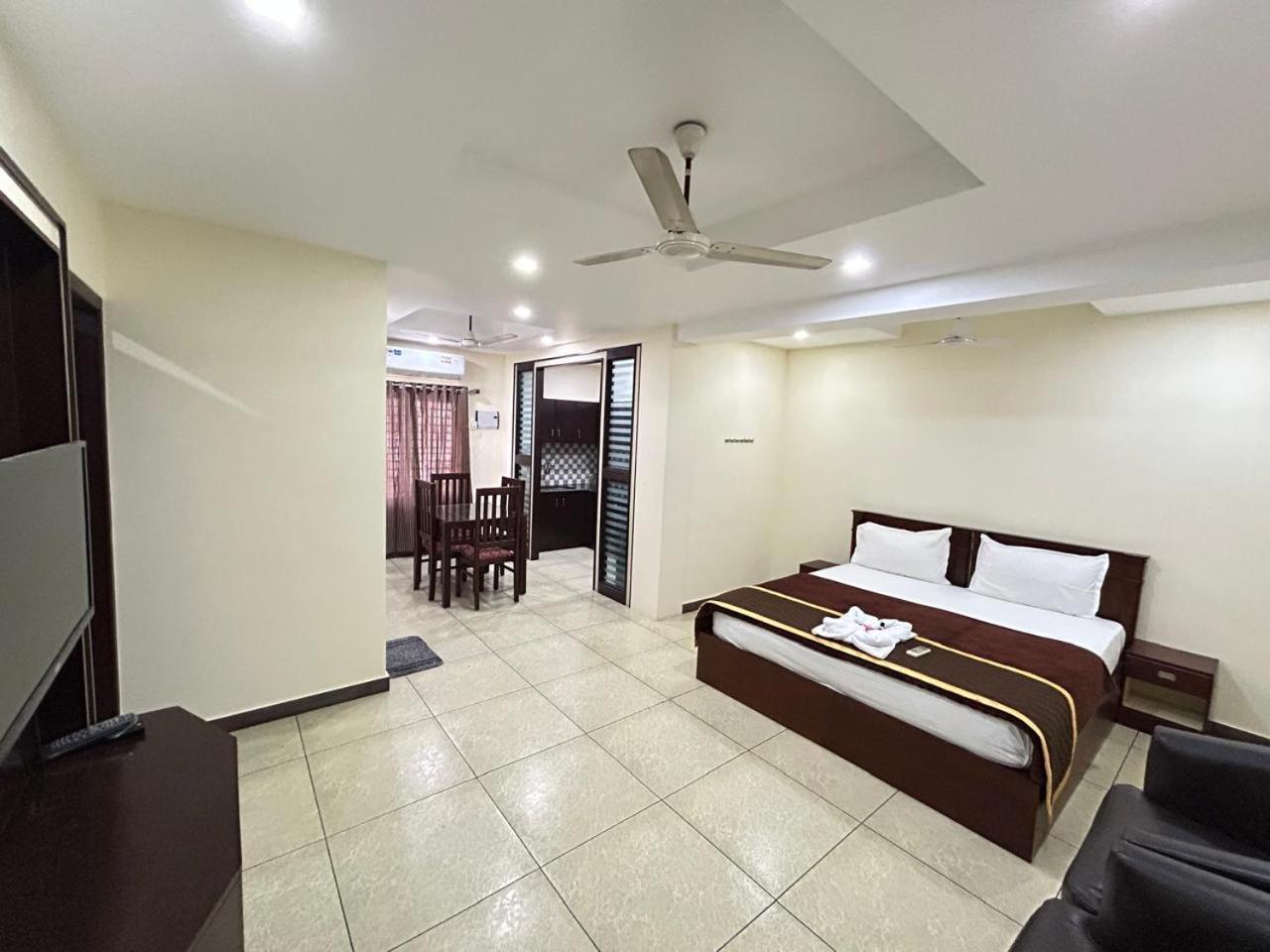 K V Suites Kochi Kültér fotó