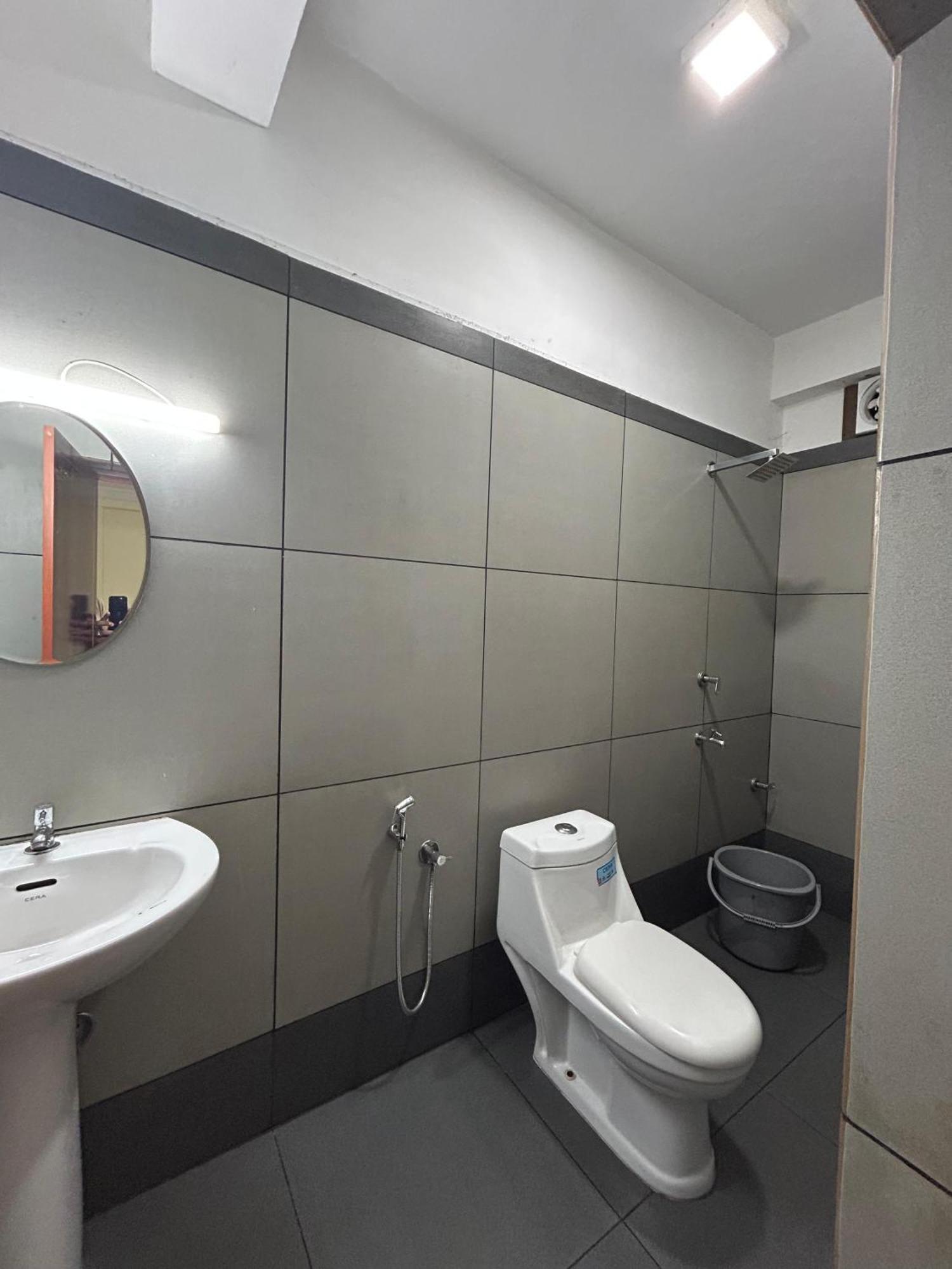 K V Suites Kochi Kültér fotó